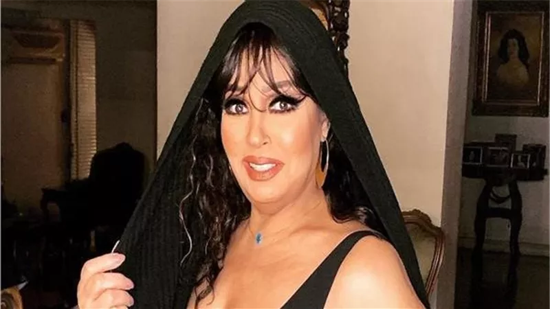 غلطة أم تقصد شيئا آخر؟..تعليق مثير للجدل لفيفي عبده على صورة سمير غانم ودلال عبدالعزيز | شاهد