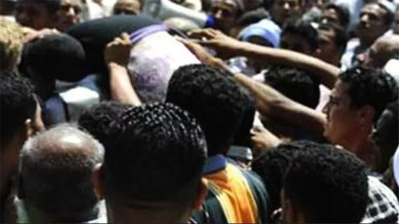 تفاصيل صادمة.. هتك عرض جماعي للنساء وحرق منازل المهاجرين في بلد إفريقي 