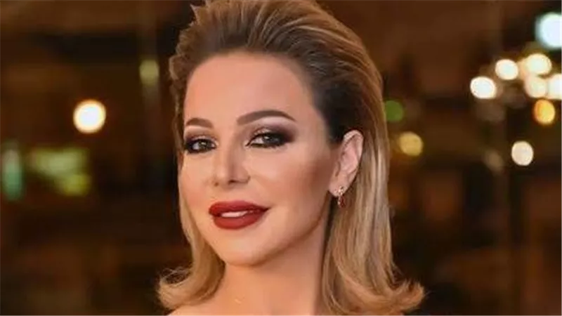 أحضان وبكاء.. فيديو مؤثر لـ سوزان نجم الدين مع أولادها في المطار | شاهد
