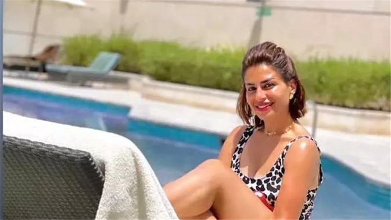 كشفت التاتو.. منة فضالي تثير الجدل بهذه الإطلالة | شاهد