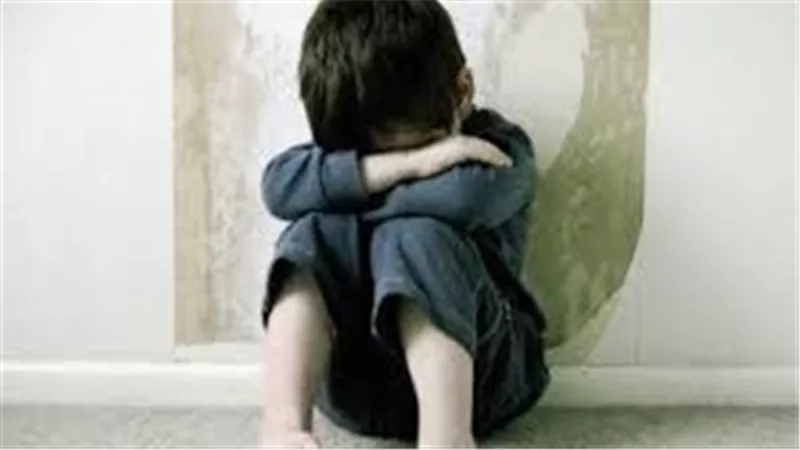 أجبرهم على مشاهدة أفلام جنسية.. مدرس يهتك عرض 7 أطفال في مدرسة بالهرم