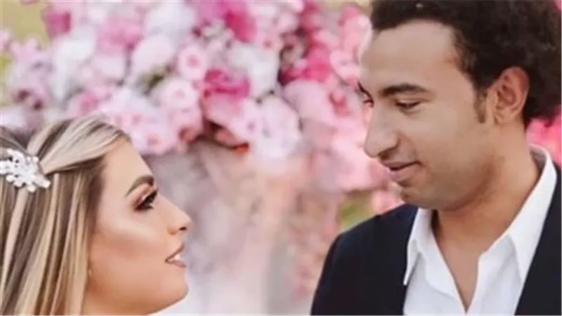 قالتلك طلق مراتك وطردتني ياقلب أمك.. هجوم ناري من زوجة علي ربيع بعد الانفصال