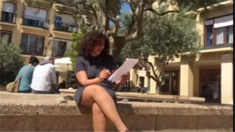 درست للطلاب إبليس انظلم والآخرة محل نقاش.. تفاصيل مثيرة في عزل أستاذة جامعية نشرت فيديوهات رقص لها