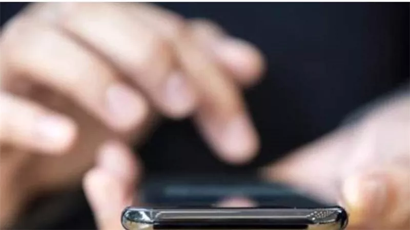 أرسل صورها على الواتساب..تفاصيل ضبط شخص لمحاولته ابتزاز أسرة فتاة بالقاهرة