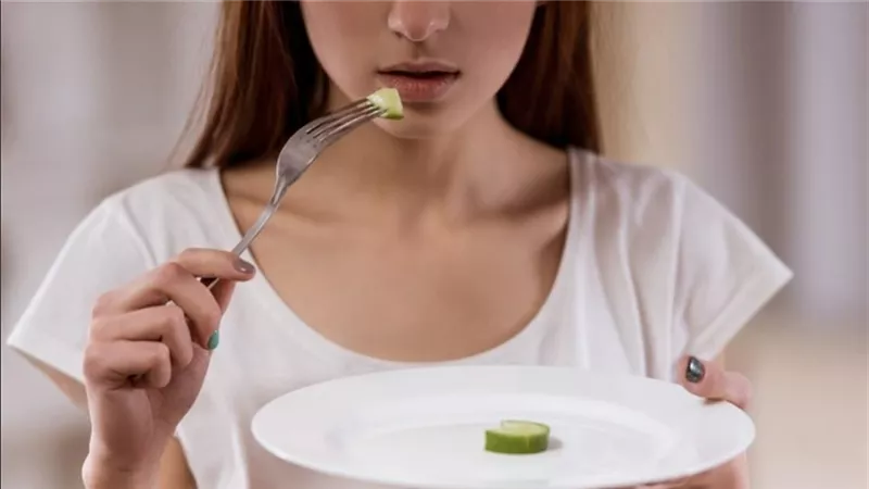  ضررها مثل التدخين.. احذرها: عادات يومية تؤذي صحتك