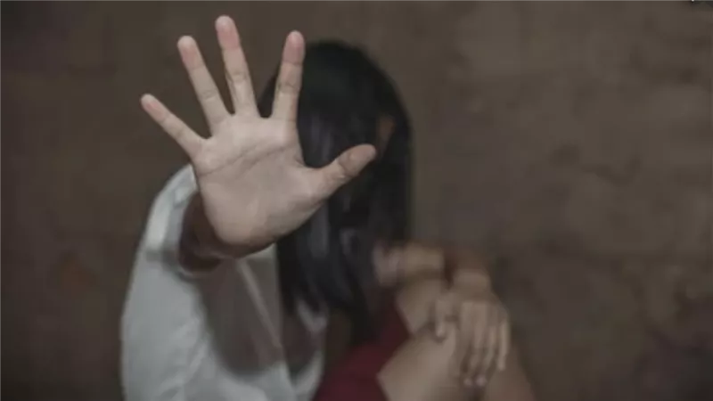 أغواهما بحبه.. تفاصيل الحكم بالحبس سنة لمتهمين بخطف وهتك عرض طفلتين بالمقطم 