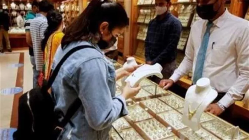 بعد تراجعه أمس.. أسعار الذهب اليوم الثلاثاء 20-9-2022