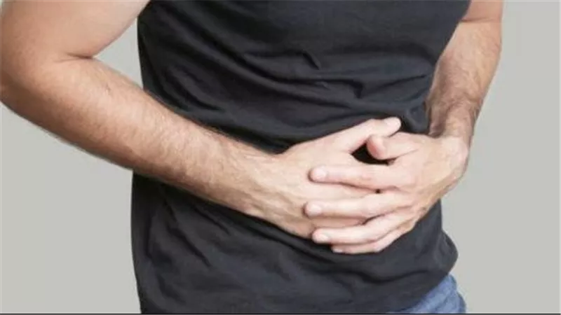  للرجال.. نزول هذا السائل مع البول يشير لأمراض خطيرة