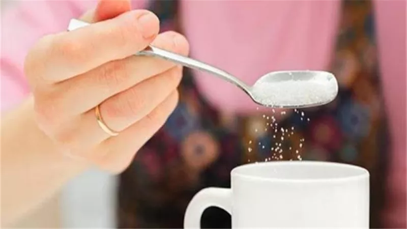 طبيب يجيب..هل الامتناع التام عن تناول السكر يسبب مشاكل صحية؟