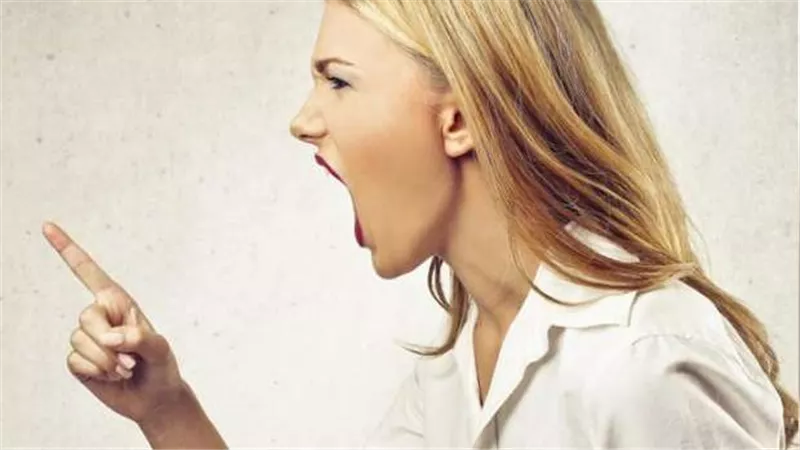 استشاري صحة نفسية يجيب.. ما أسباب العصبية وكيفية التخلص منها؟