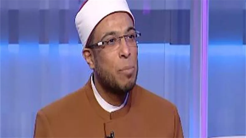 المطلقة تلبس لزوجها أكثر الملابس إثارة.. تصريحات الشيخ محمد أبوبكر تثير الجدل فما قصتها؟ | فيديو