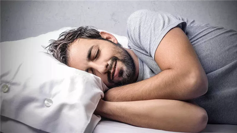 احرص عليه..مشروب ذهبي يساعد في تحسين النوم