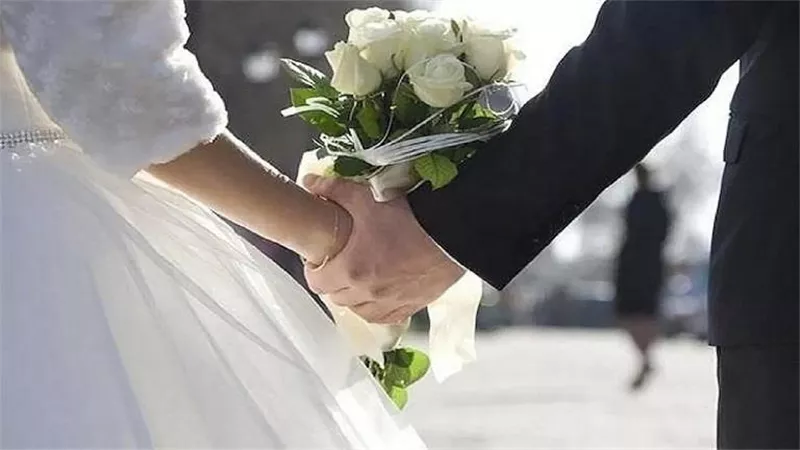 بعد أسبوع زواج.. عروس تطلب الخلع: حرمني فرحتي 
