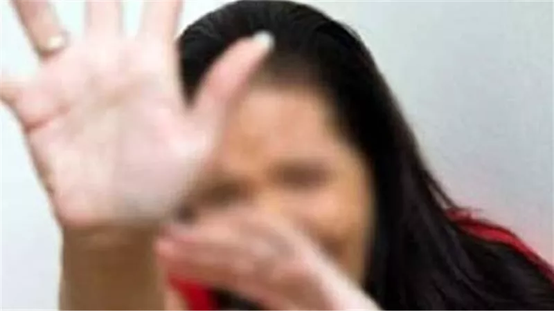 مكنش بياخد مقاسات جسمي.. القصة الكاملة لإحالة عامل بمحل قماش شهير للمحاكمة لتحرشه بفتاة 