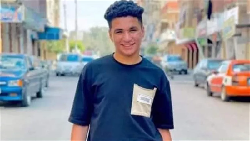 خناقة مع بلطجية.. لحظة تصفية مسجل خطر داخل صيدلية بالإسماعيلية | فيديو صادم