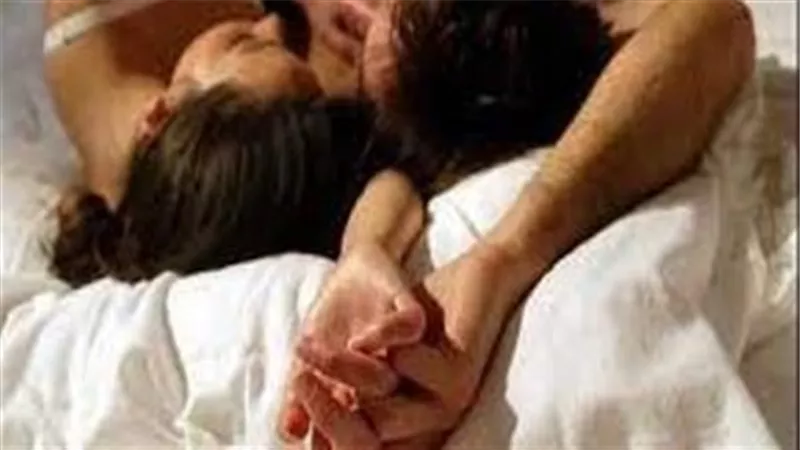 شفته مع سلفتي في وضع مخل.. تفاصيل مثيرة في دعوى خلع أمام محكمة الأسرة