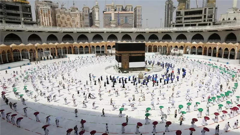 بشرى سارة.. تفاصيل حجز عمرة شاملة الإقامة والتأشيرة بـ 4400 جنيه