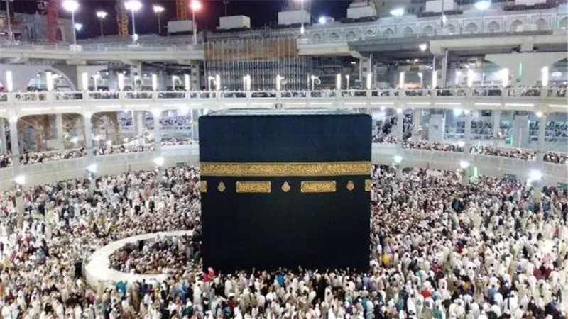 تشمل جميع المصريين.. تفاصيل جديدة عن تأشيرة عمرة بـ4400 جنيه من نسك