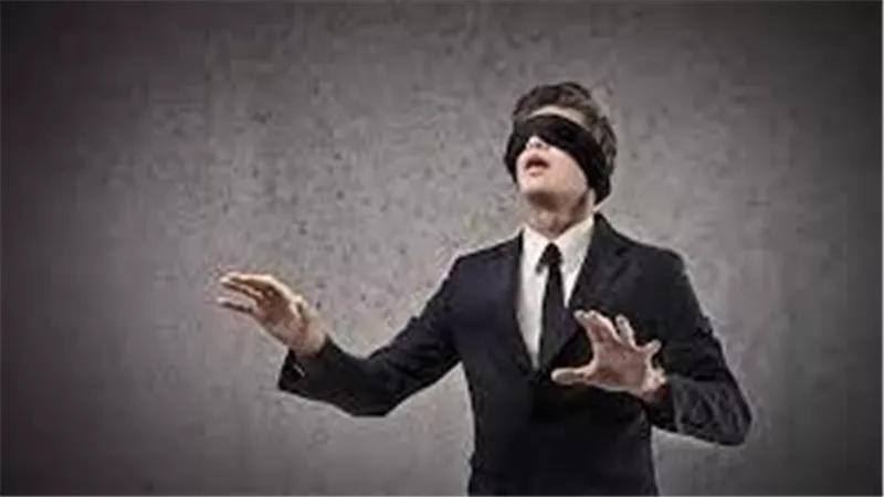 لن تتوقع..فقدان بصر طالب ظل لغزا حتى سأله الطبيب عما يأكل فما القصة ؟