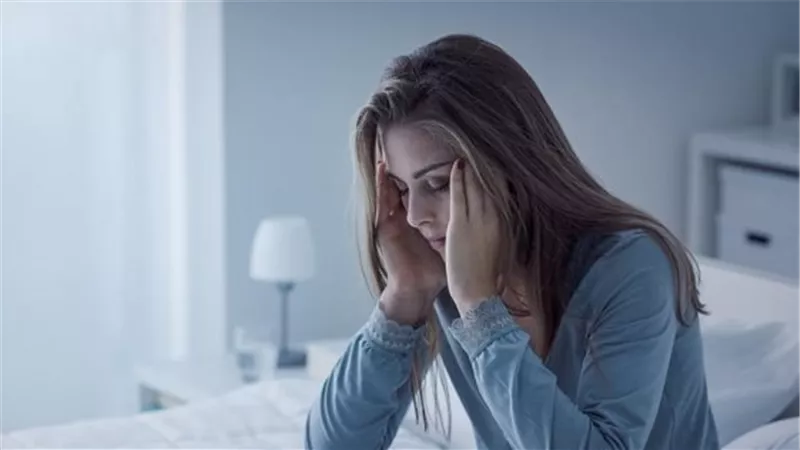 بينها ضعف الجهاز المناعي.. تعرف على الأضرار الصحية لقلة النوم