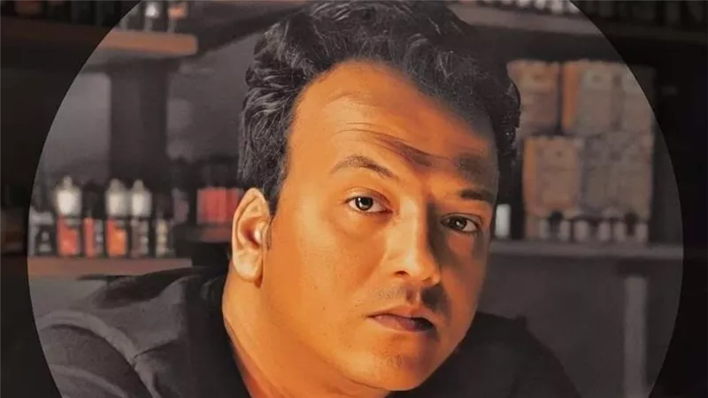 حسين محمد معلمًا في 