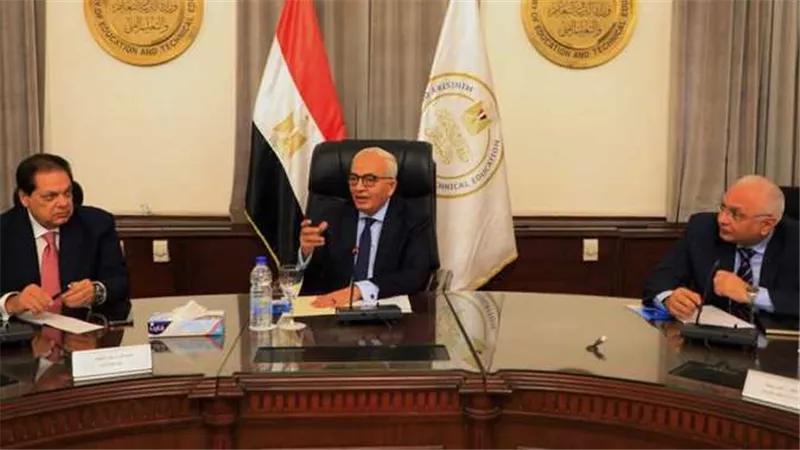 حسم الجدل..ماذا قال وزير التعليم عن استبدال دور المدرسة بالسناتر ومراكز الدروس الخصوصية؟ 