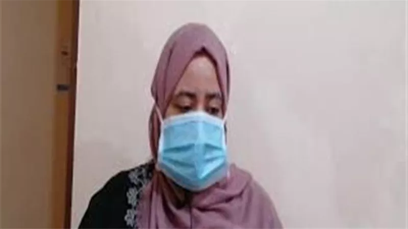الشهود يكشفون المستور.. لماذا أجبرت أستاذة الجامعة إبنها على التسول ؟