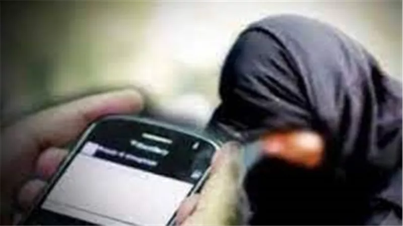 بعد استدراجها..تفاصيل القبض على عاطل ابتز فتاة بصور وفيديوهات على واتساب 