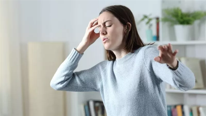 عالجه بهذه الطريقة..تنميل الأصابع من أعراض نقص هذا الفيتامين