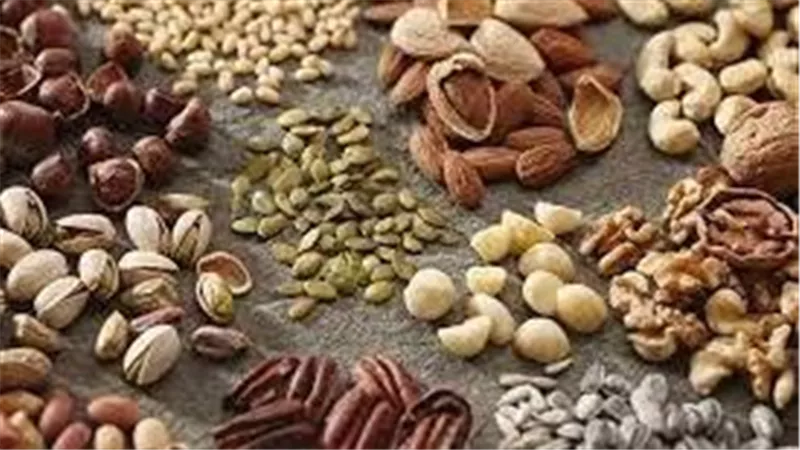 هل تحبهم؟.. فوائد الجوز واللوز والبندق والفستق للجسم
