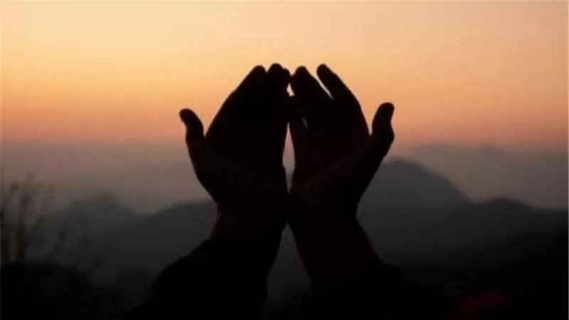 أوصى بها الرسول ويستحب ترديدها.. أدعية مستجابة لزيادة الرزق والعطاء 