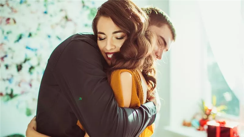 فوائد مذهلة..دراسة توضح تأثير العناق على الصحة