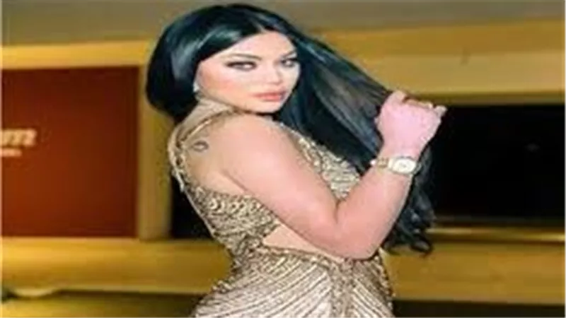 بشيفون أخضر.. إطلالة مثيرة لـ هيفاء وهبي في السعودية | شاهد