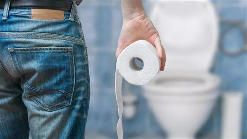 تهدد صحتك.. احذر هذا الأمر أثناء دخول المراحيض العامة 