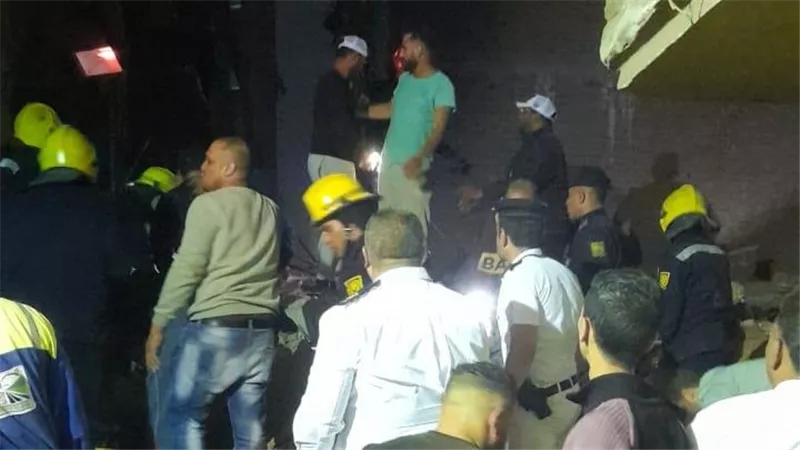 فاضل اتنين تحت الأنقاض.. آخر تطورات عقار إمبابة المنهار