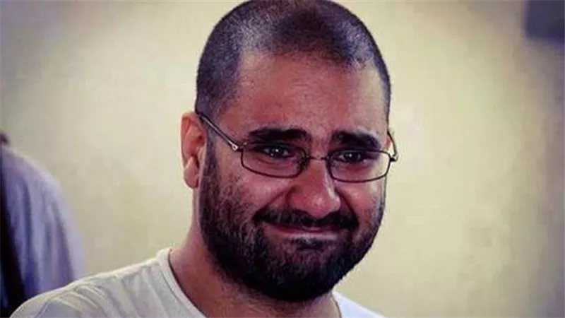 كشفت وضعه بالسجن.. بيان عاجل من النيابة العامة بشأن الحالة الصحية لـ علاء عبد الفتاح