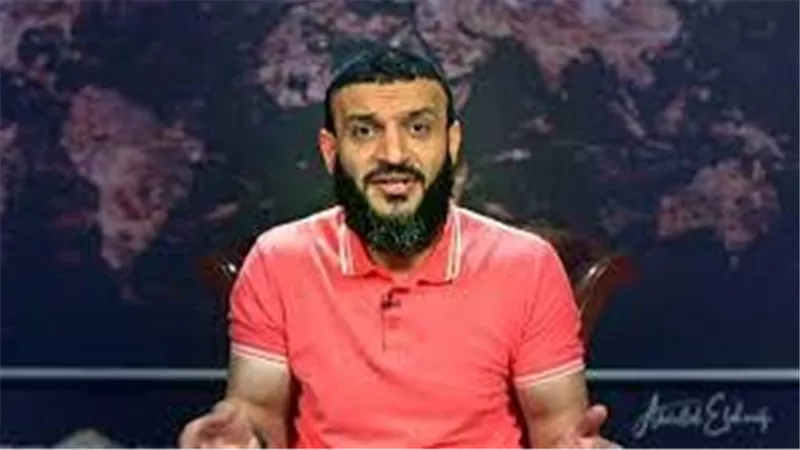 هي الثورة الساعة كام؟..وصلة تحفيل على عبدالله الشريف بعد فشل دعواته | شاهد