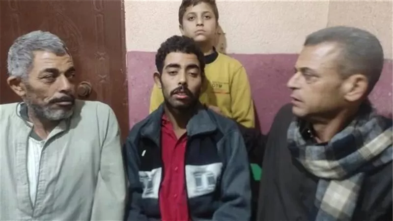 مين اللي دفناه وخدنا عزاه؟.. أول تعليق من أسرة شاب المنوفية العائد بعد 25 يوما من جنازته