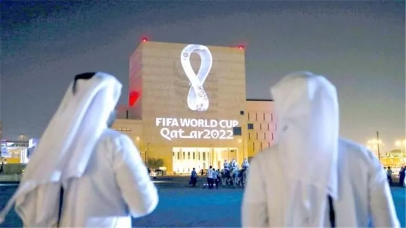 بعد نصبها حول ملاعب كأس العالم..قرار عاجل من الأسرة الحاكمة في قطر لإخفاء خيام الجعة