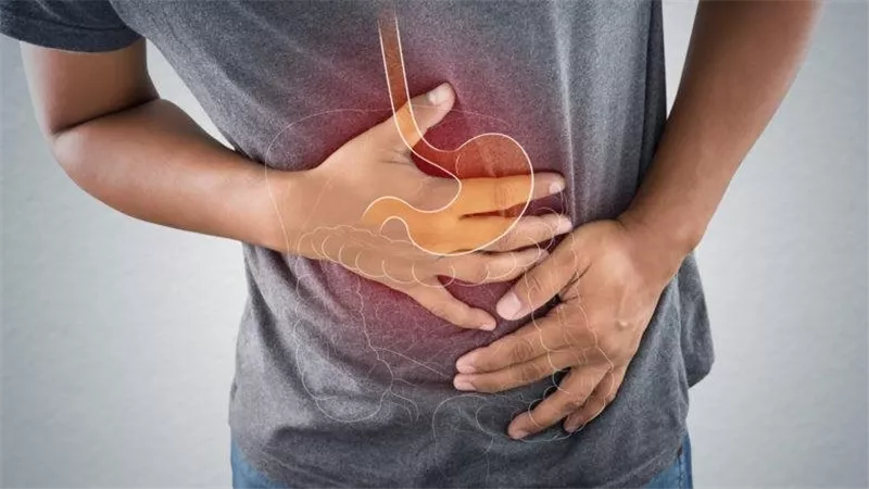 متى يجب استشارة الطبيب؟.. أسباب الإصابة بـ قرحة المعدة