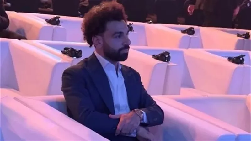 رقم صادم.. سعر ساعة محمد صلاح يثير ضجة على السوشيال ميديا | شاهد