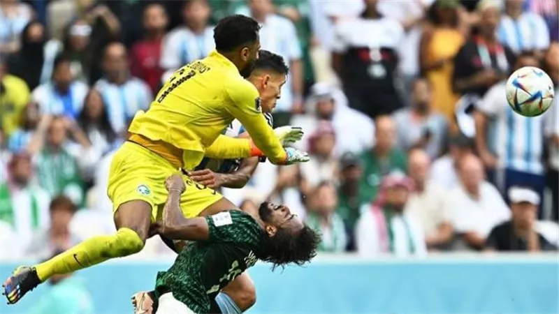 في مباراة الأرجنتين.. قرار عاجل من ولي العهد السعودي بعد إصابة ياسر الشهراني