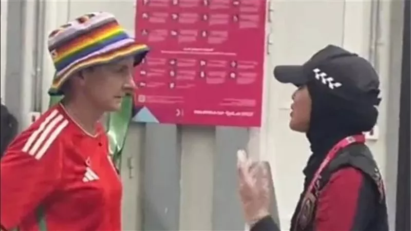 تحدت السلطات القطرية.. طرد مشجعة ويلز من المونديال بعد هذا الفيديو | شاهد
