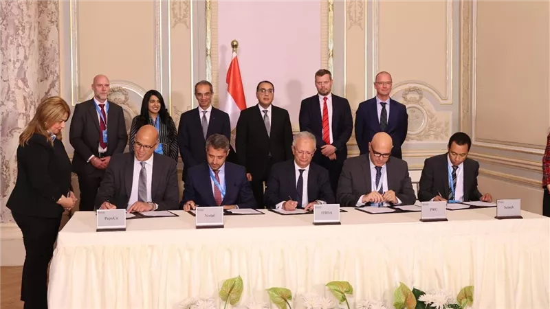 رئيس مجلس الوزراء يشهد توقيع اتفاقية تعاون جديدة بين 