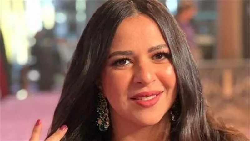 حسن الرداد يكشف حقيقة حمل الفنانة إيمي سمير غانم | فيديو