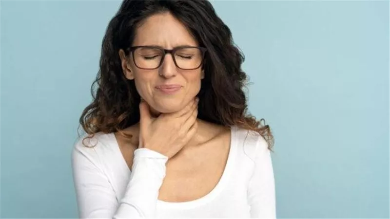 تظهر في صوتك.. أعراض تكشف الإصابة بالسرطان لا يعرفها الكثيرون
