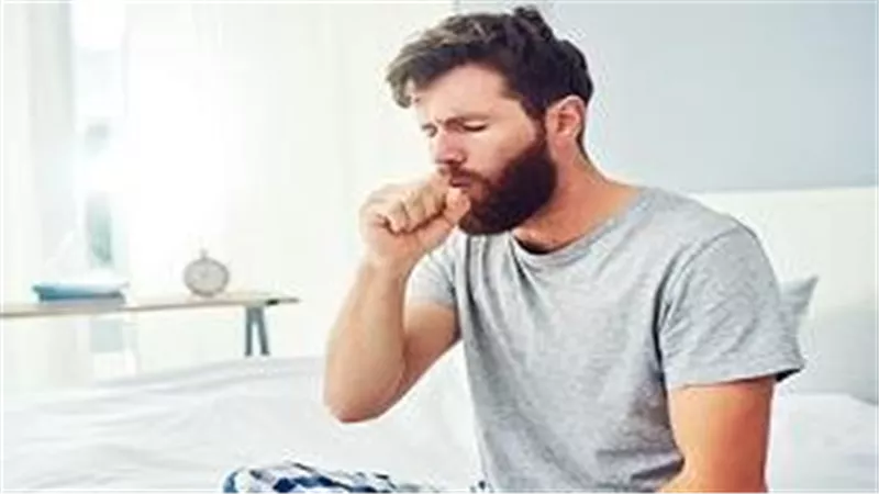 خد بالك.. شاب يكتشف أمرا خطيرا بعد إصابته بالسعال 