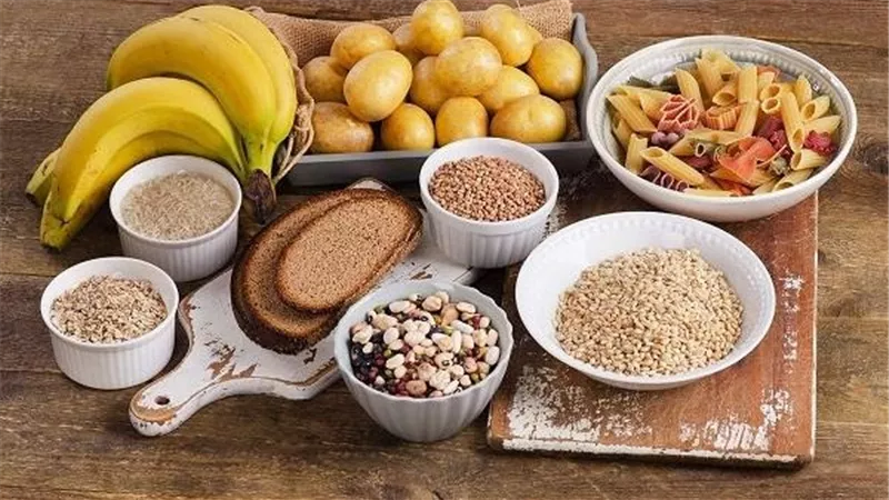 خد بالك.. ماذا يحدث في الجسم عند تناول الكثير من الكربوهيدرات؟