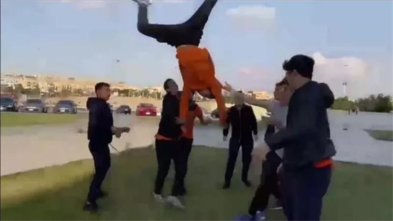  طالب أصيب بشلل وكسر.. كيف تحمي ابنك من التحدي الجديد على تيك توك؟