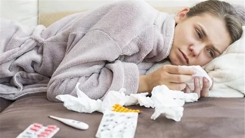  الوباء الثلاثي.. كيف تفرق بين كورونا والفيروس المخلوي التنفسي والإنفلونزا؟